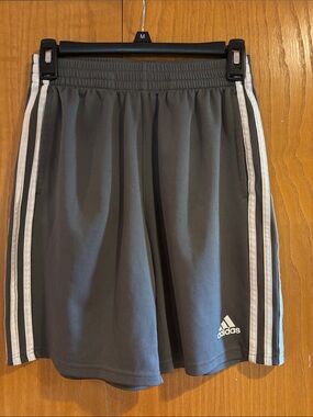 Adidas, boys gray basketball shorts 
L 14/16